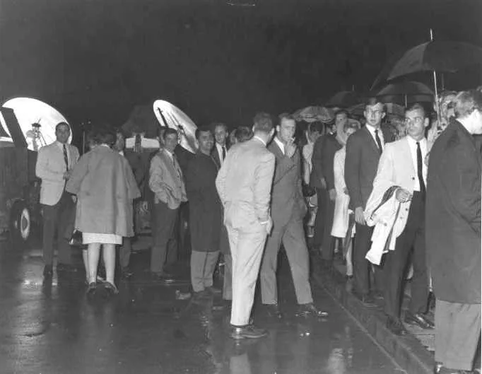 Roostertail detroit arrival crowd in the rain, Heritage at The Roostertail, Detroit
